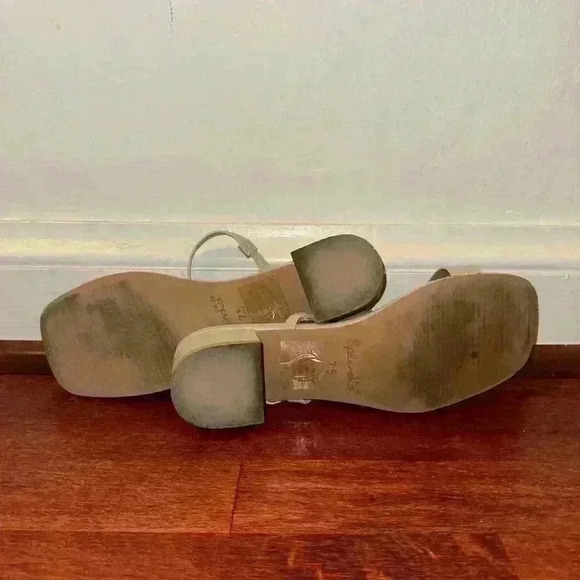 Splendid Strappy Toe Ring Sandal, Block Heel 2”, with Linen pattern, square toe - Picture 6 of 6